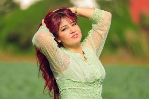 صرخة الجميلة مجدولين الأستاذة بالمعهد الموسيقي الوطني.. “عييت”