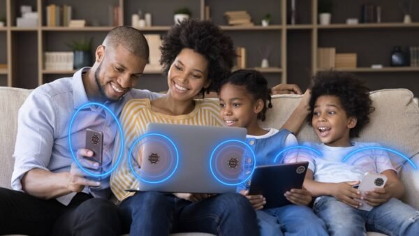 في ظل تنامي الإرهاق الرقمي، توجه متزايد نحو أجهزة الحماية من الموجات الكهرومغناطيسية
